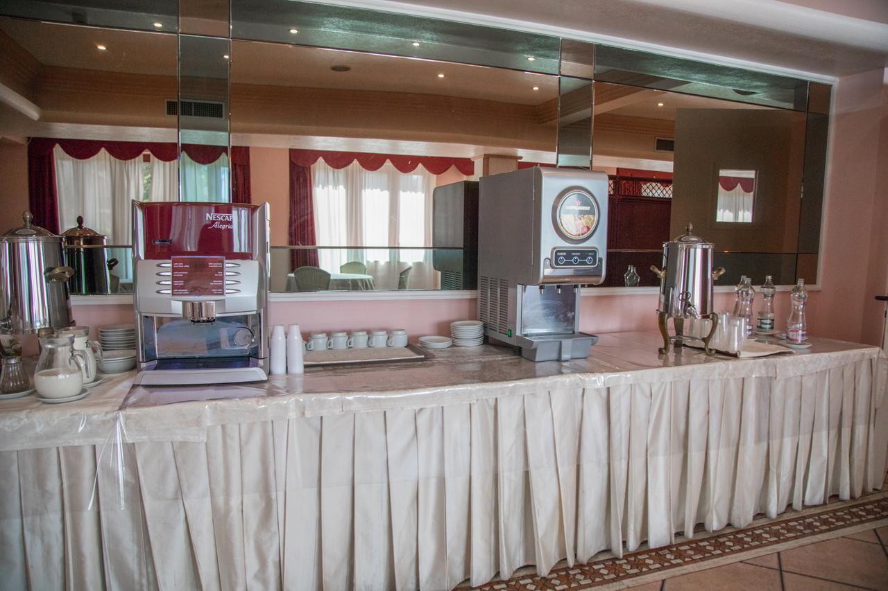 Assinos Palace Hotel Giardini Naxos Luaran gambar