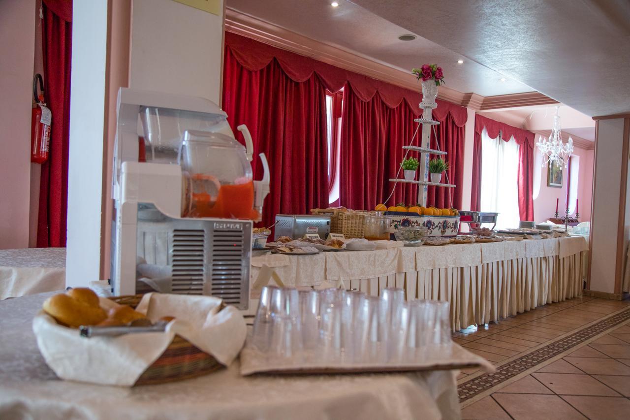 Assinos Palace Hotel Giardini Naxos Luaran gambar