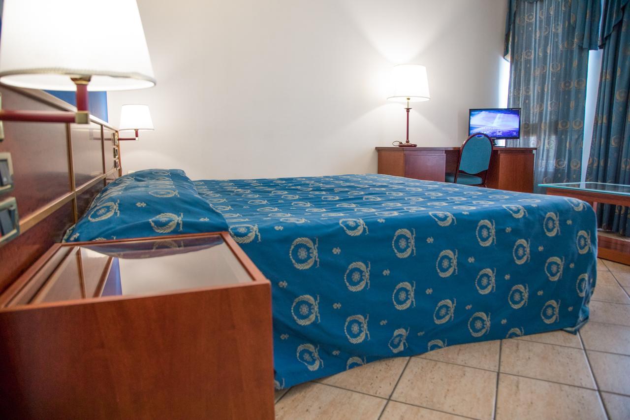 Assinos Palace Hotel Giardini Naxos Luaran gambar