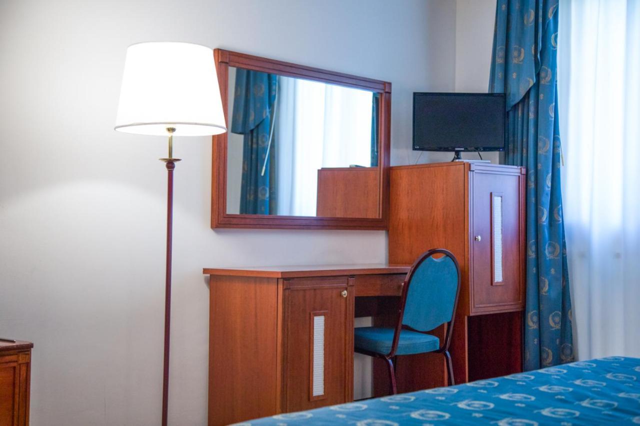 Assinos Palace Hotel Giardini Naxos Luaran gambar