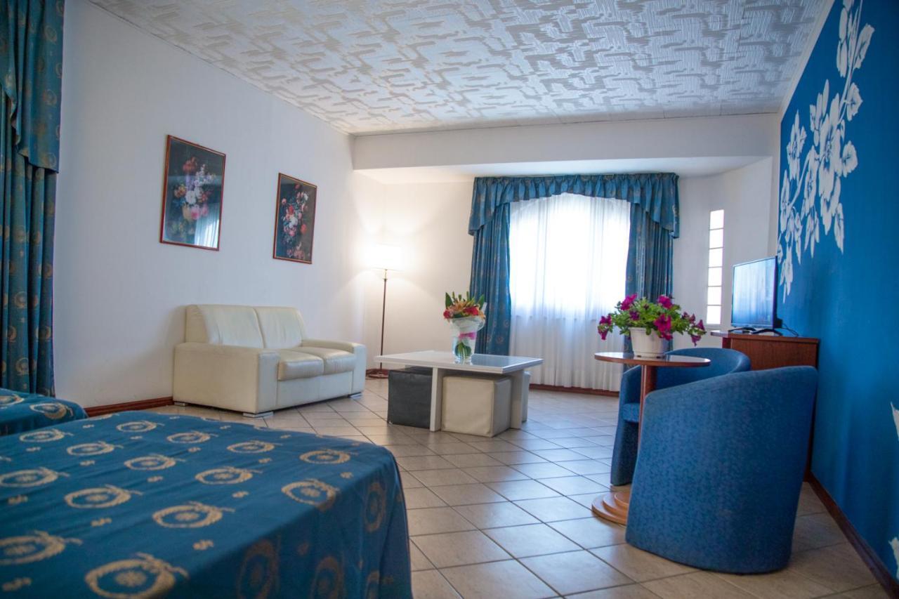 Assinos Palace Hotel Giardini Naxos Luaran gambar